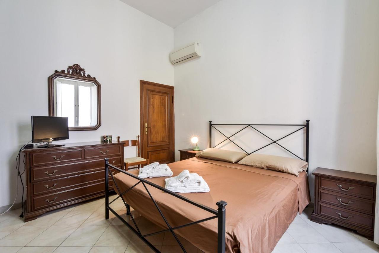 Elegant Apartment With Sea View In Porto Santo Stefano 89 M² Exteriör bild