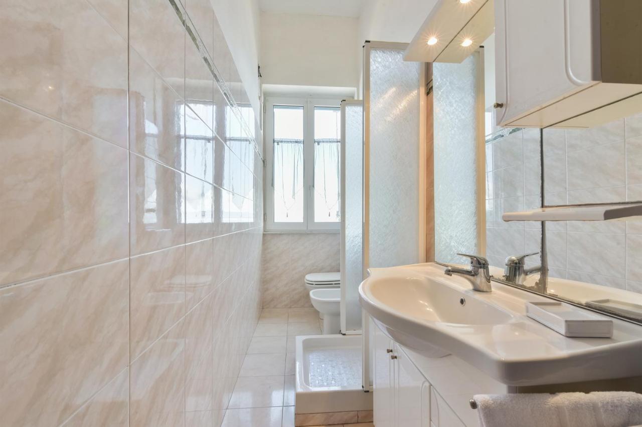 Elegant Apartment With Sea View In Porto Santo Stefano 89 M² Exteriör bild