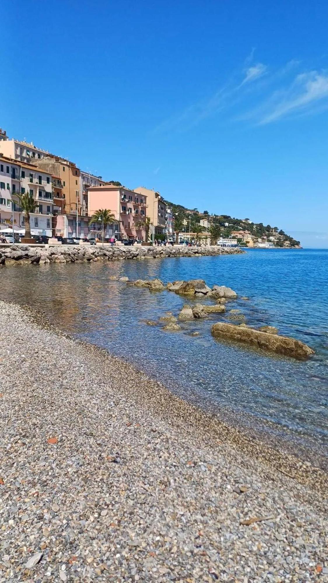 Elegant Apartment With Sea View In Porto Santo Stefano 89 M² Exteriör bild